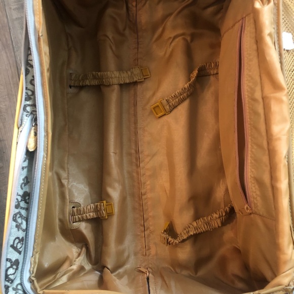 Kathy Van Zeeland Suitcase and Carry On 🧳 - Picture 5 of 11